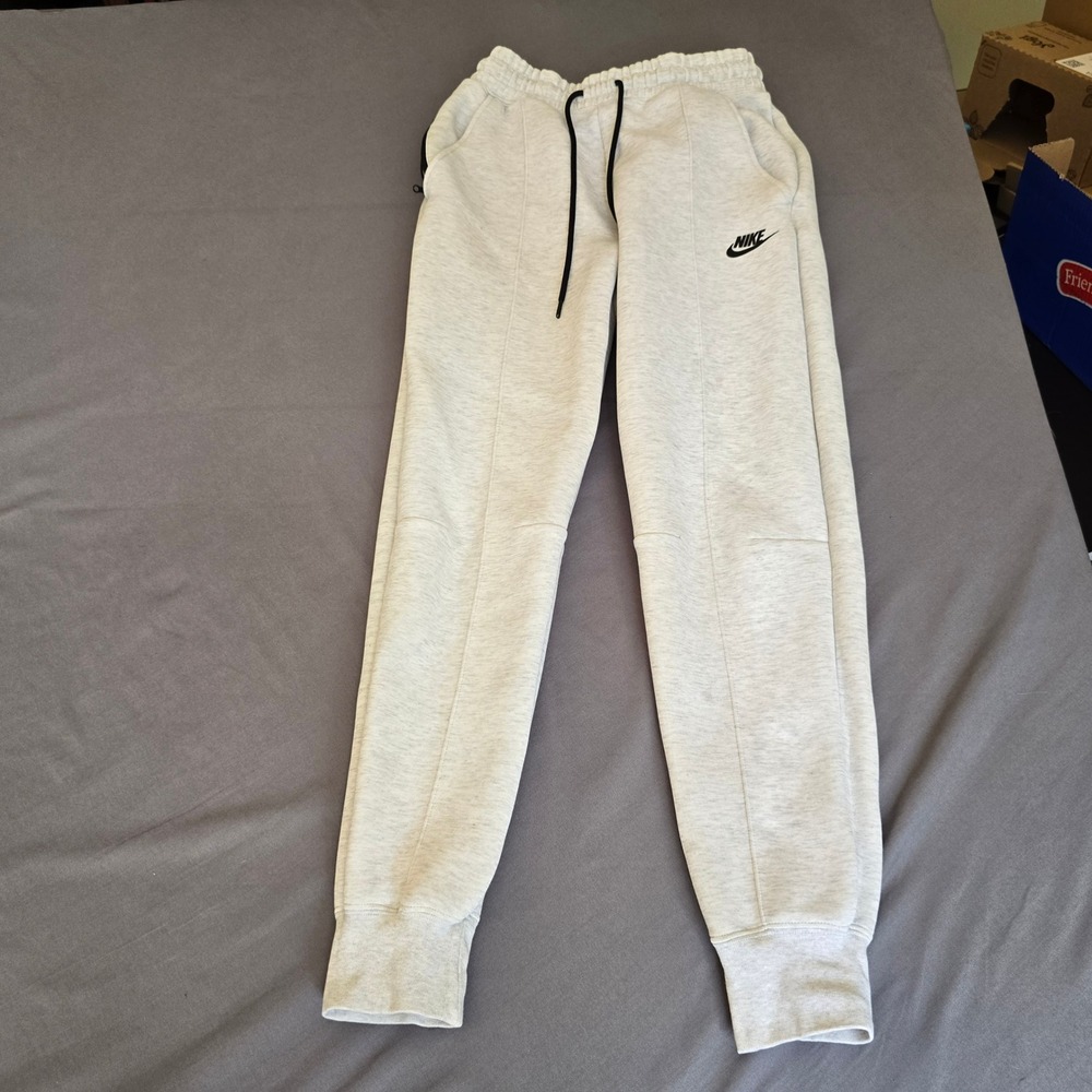 Nike Tech Fleece Joggers womens XS Grey FB8330-013 Slim Fit Sweatpants